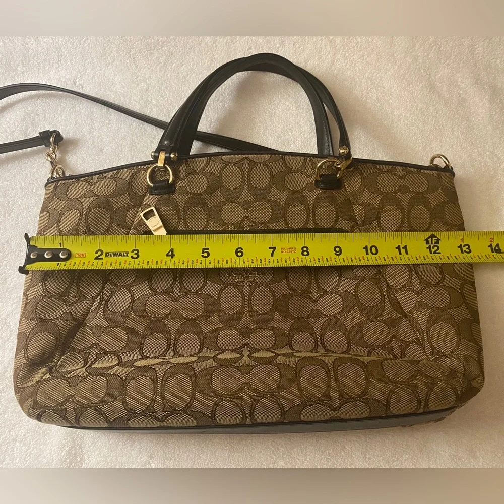 Coach authentic handbag